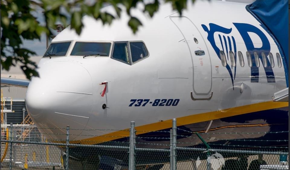 Ryanair renames one of its 737-8MAX aircraft to 737-8200